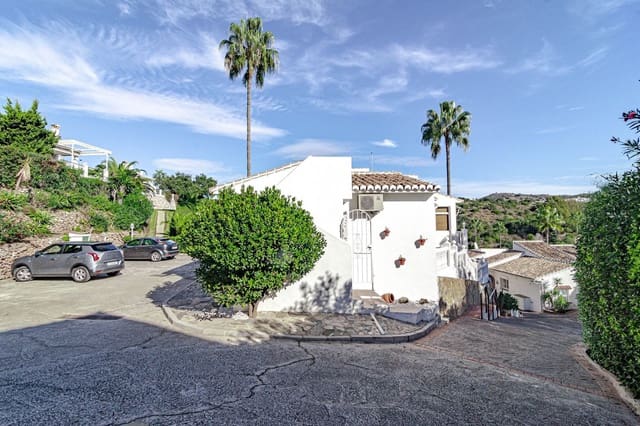 3 chambre Villa/Maison à vendre à Calahonda, Mijas avec piscine - 675 000 € (Ref: 9823423)