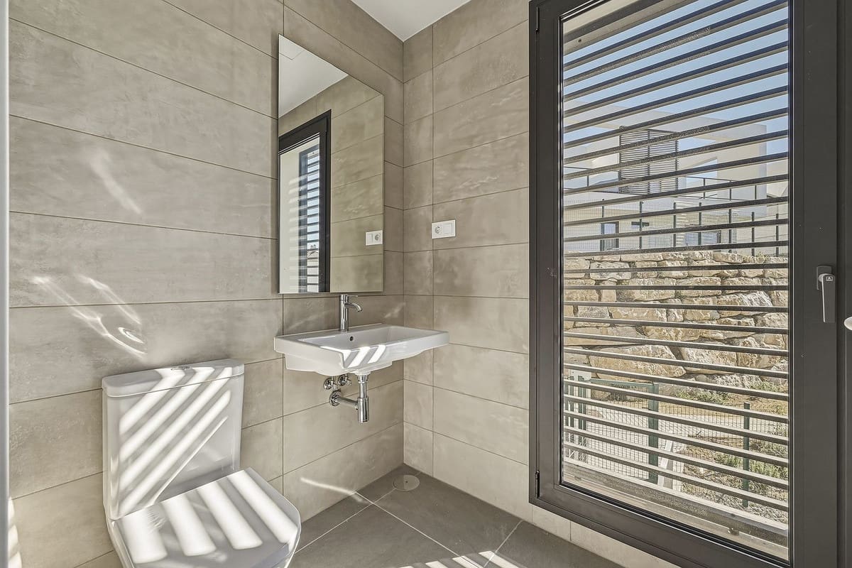 3 soveværelse Semi-Rækkehus til salg i Mijas Costa med swimmingpool - € 649.000 (Ref: 9823426)