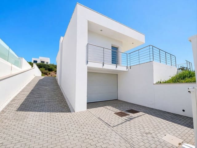 3 chambre Villa/Maison à vendre à Manilva Pueblo, Manilva avec piscine garage - 650 000 € (Ref: 9823427)