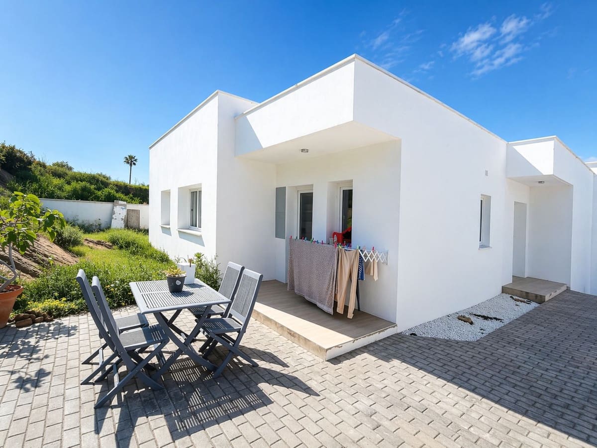3 chambre Villa/Maison à vendre à Manilva avec piscine garage - 650 000 € (Ref: 9823427)