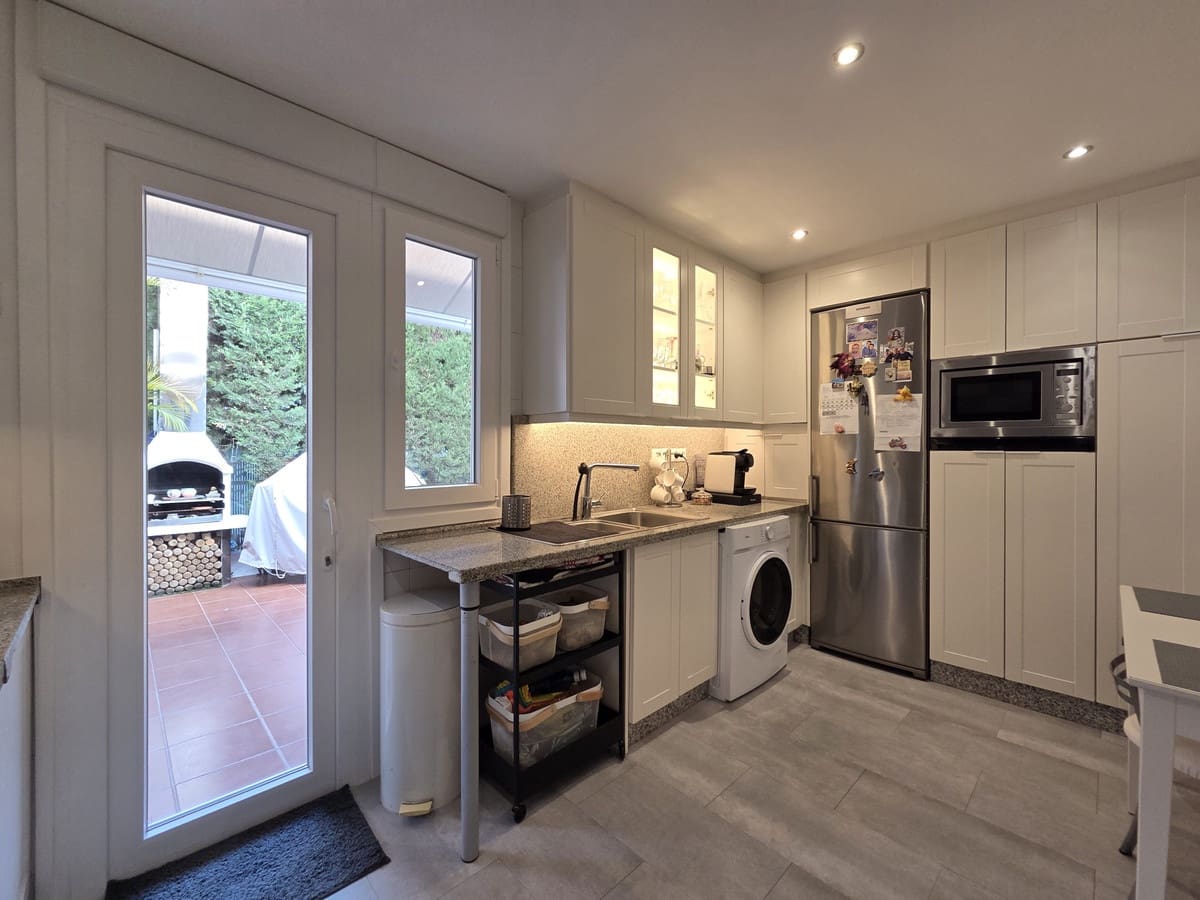 4 camera da letto Casa in vendita in Marbella con piscina - 1.090.000 € (Rif: 9823428)