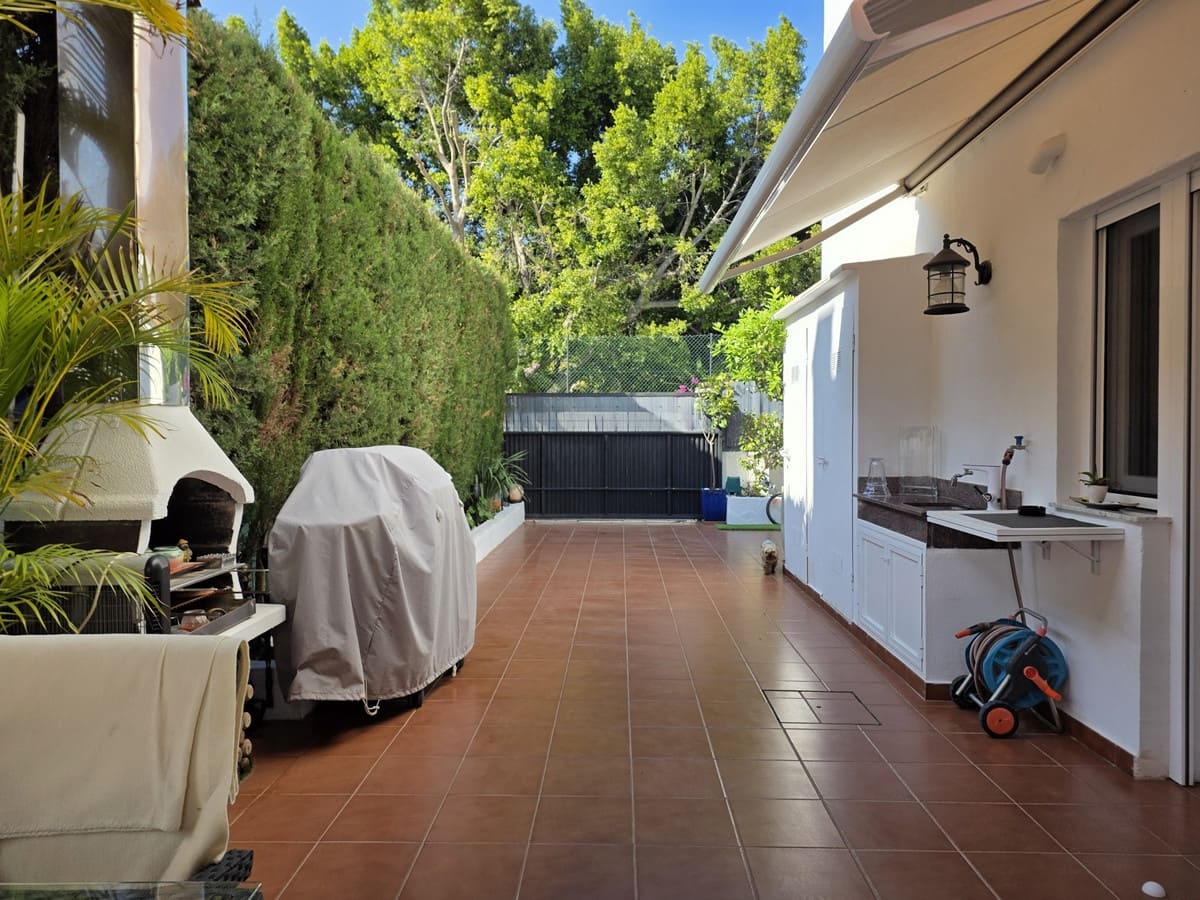 4 camera da letto Casa in vendita in Marbella con piscina - 1.090.000 € (Rif: 9823428)