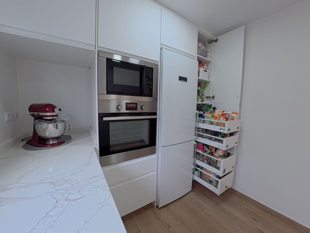 4 soveværelse Byhus til salg i Benalmadena med garage - € 695.000 (Ref: 9823429)