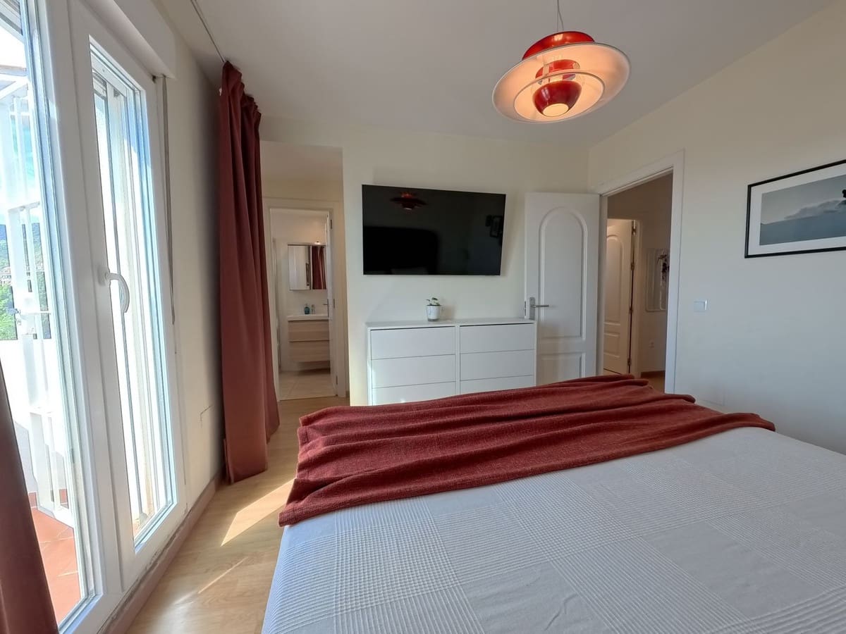 4 soveværelse Byhus til salg i Benalmadena med garage - € 695.000 (Ref: 9823429)