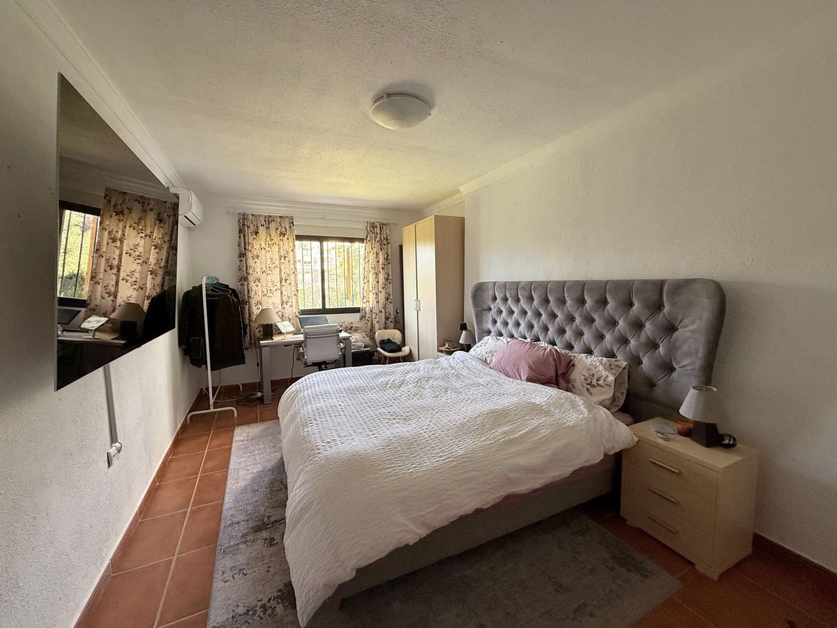 4 slaapkamer Huis te koop in Calahonda met zwembad - € 635.000 (Ref: 9823431)