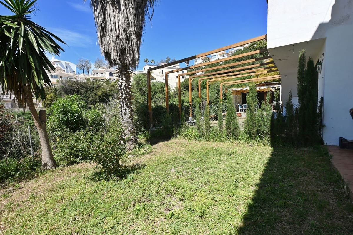 4 slaapkamer Huis te koop in Calahonda met zwembad - € 635.000 (Ref: 9823431)