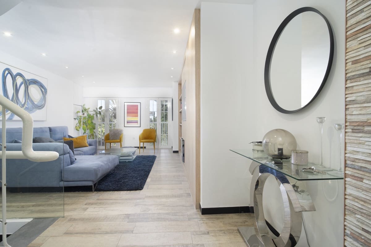 2 Zimmer Haus zu verkaufen in Puerto Banus mit Pool Garage - 650.000 € (Ref: 9823432)