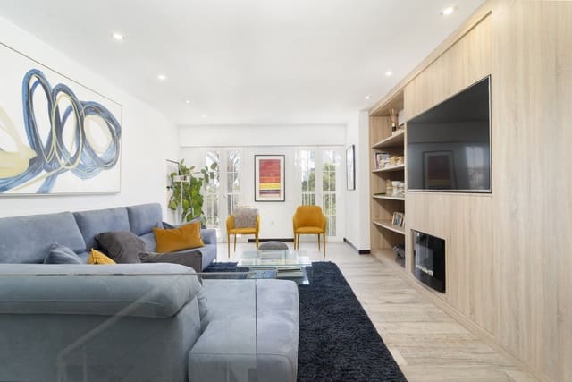 2 quarto Casa em Banda para venda em Puerto Banus, Marbella com piscina garagem - 650 000 € (Ref: 9823432)