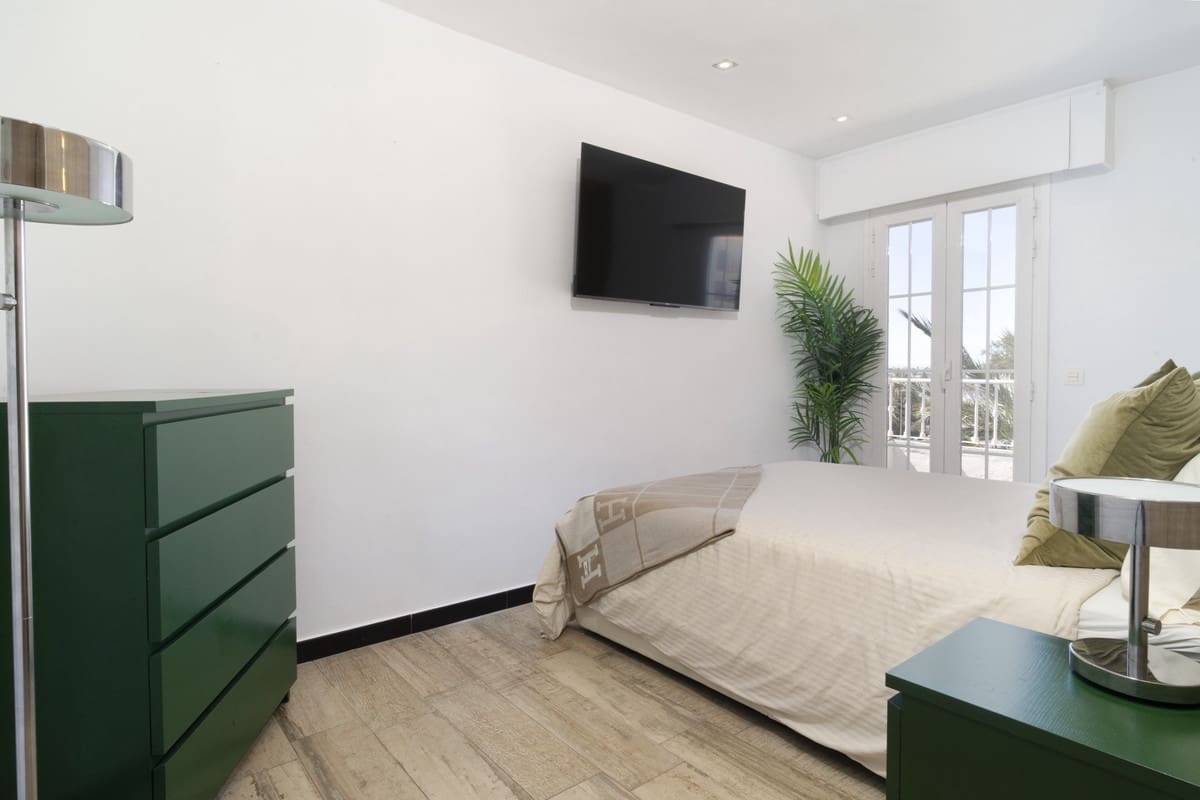 2 Zimmer Haus zu verkaufen in Puerto Banus mit Pool Garage - 650.000 € (Ref: 9823432)