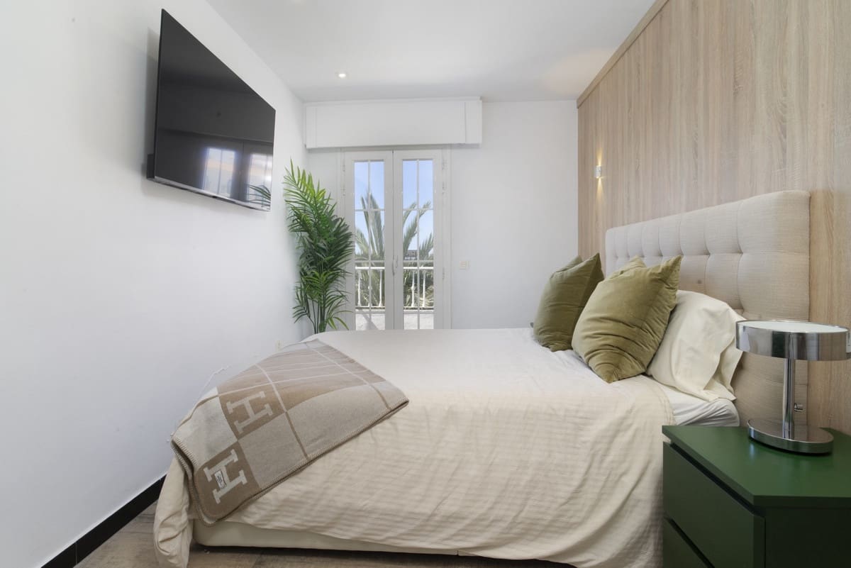2 Zimmer Haus zu verkaufen in Puerto Banus mit Pool Garage - 650.000 € (Ref: 9823432)