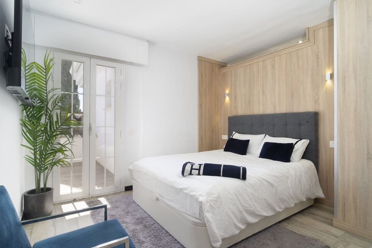 2 Zimmer Haus zu verkaufen in Puerto Banus mit Pool Garage - 650.000 € (Ref: 9823432)