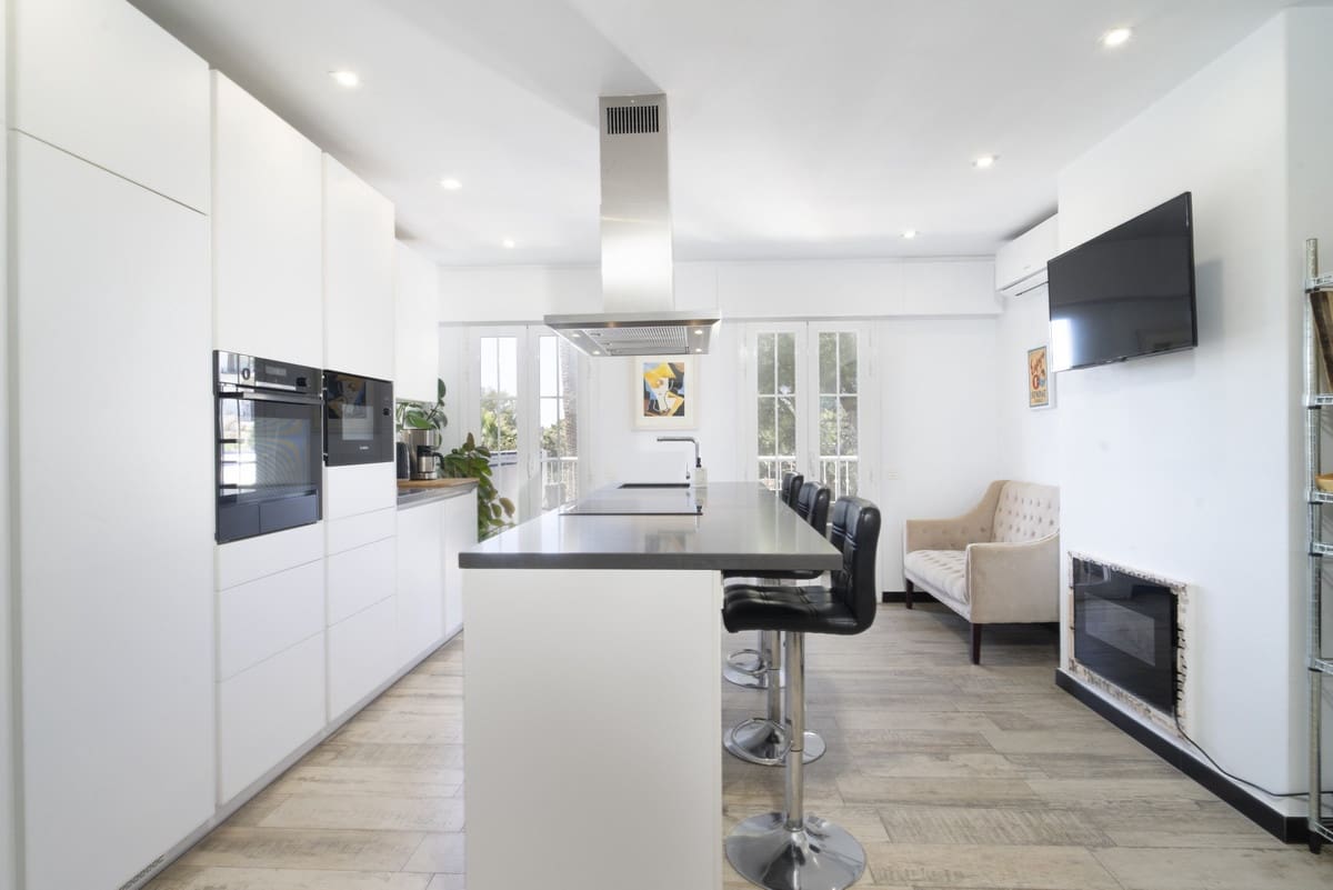 2 Zimmer Haus zu verkaufen in Puerto Banus mit Pool Garage - 650.000 € (Ref: 9823432)