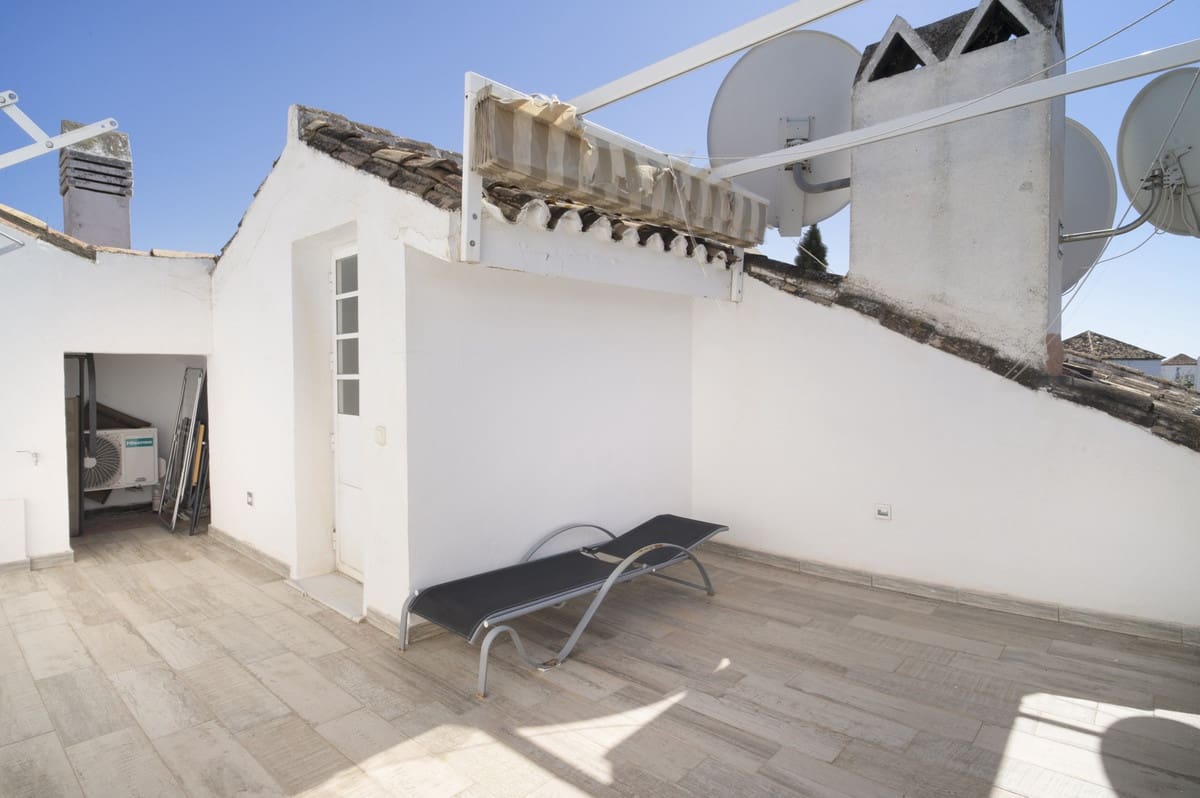 2 Zimmer Haus zu verkaufen in Puerto Banus mit Pool Garage - 650.000 € (Ref: 9823432)