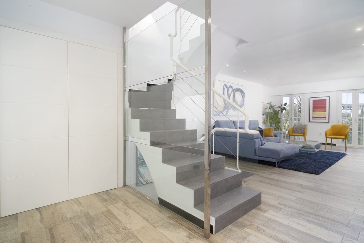 2 Zimmer Haus zu verkaufen in Puerto Banus mit Pool Garage - 650.000 € (Ref: 9823432)