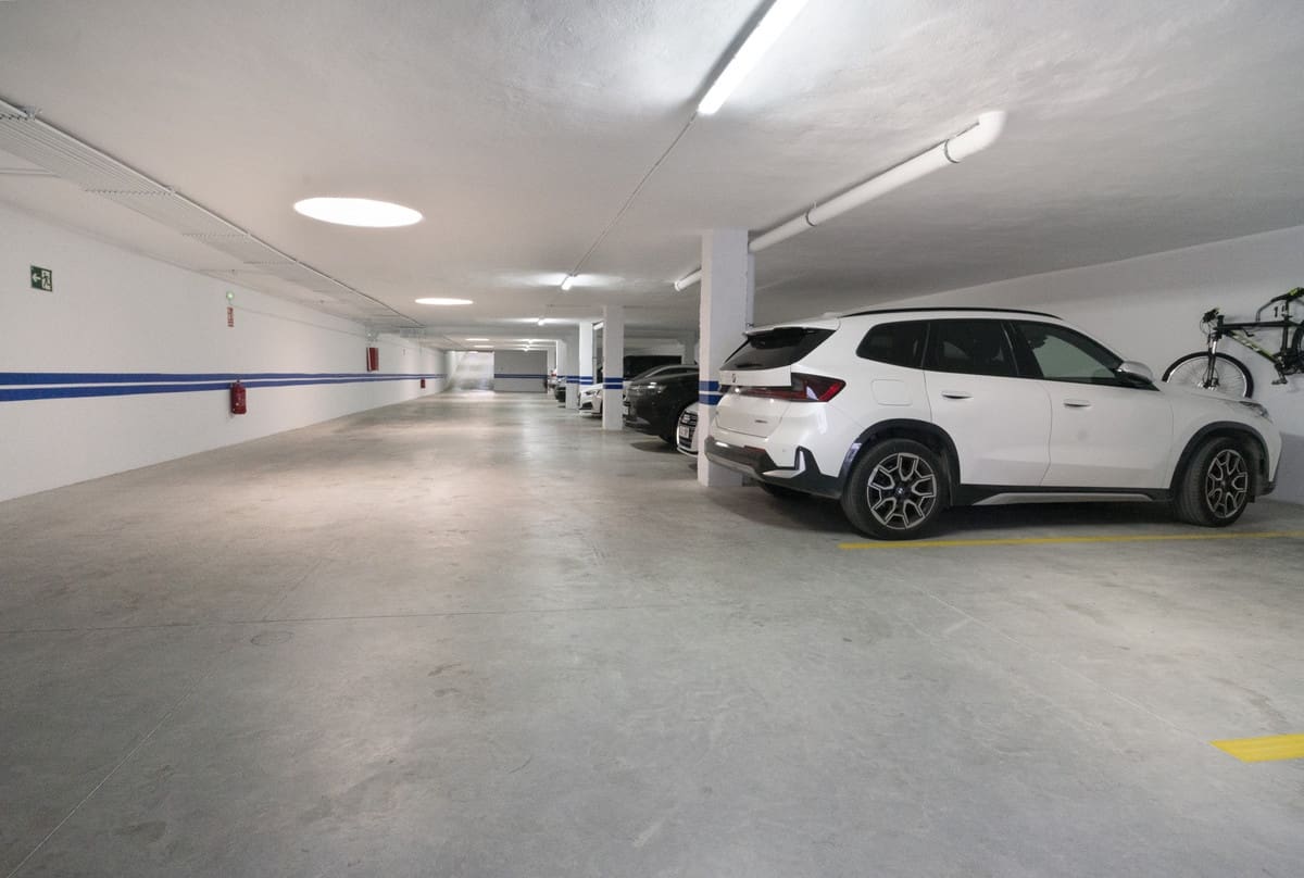 2 Zimmer Haus zu verkaufen in Puerto Banus mit Pool Garage - 650.000 € (Ref: 9823432)