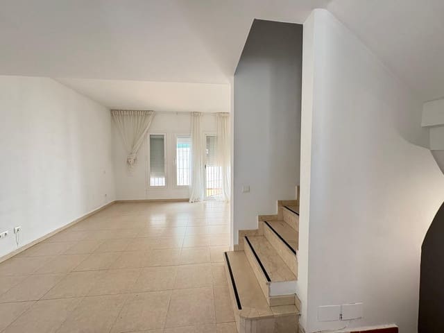 4 Zimmer Haus zu verkaufen in Centro, Estepona mit Garage - 470.000 € (Ref: 9823434)
