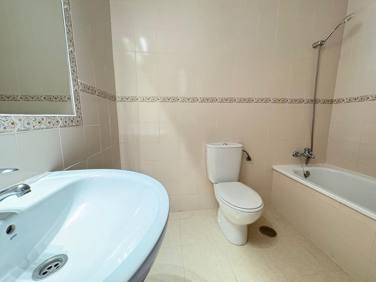 4 Zimmer Haus zu verkaufen in Estepona mit Garage - 470.000 € (Ref: 9823434)