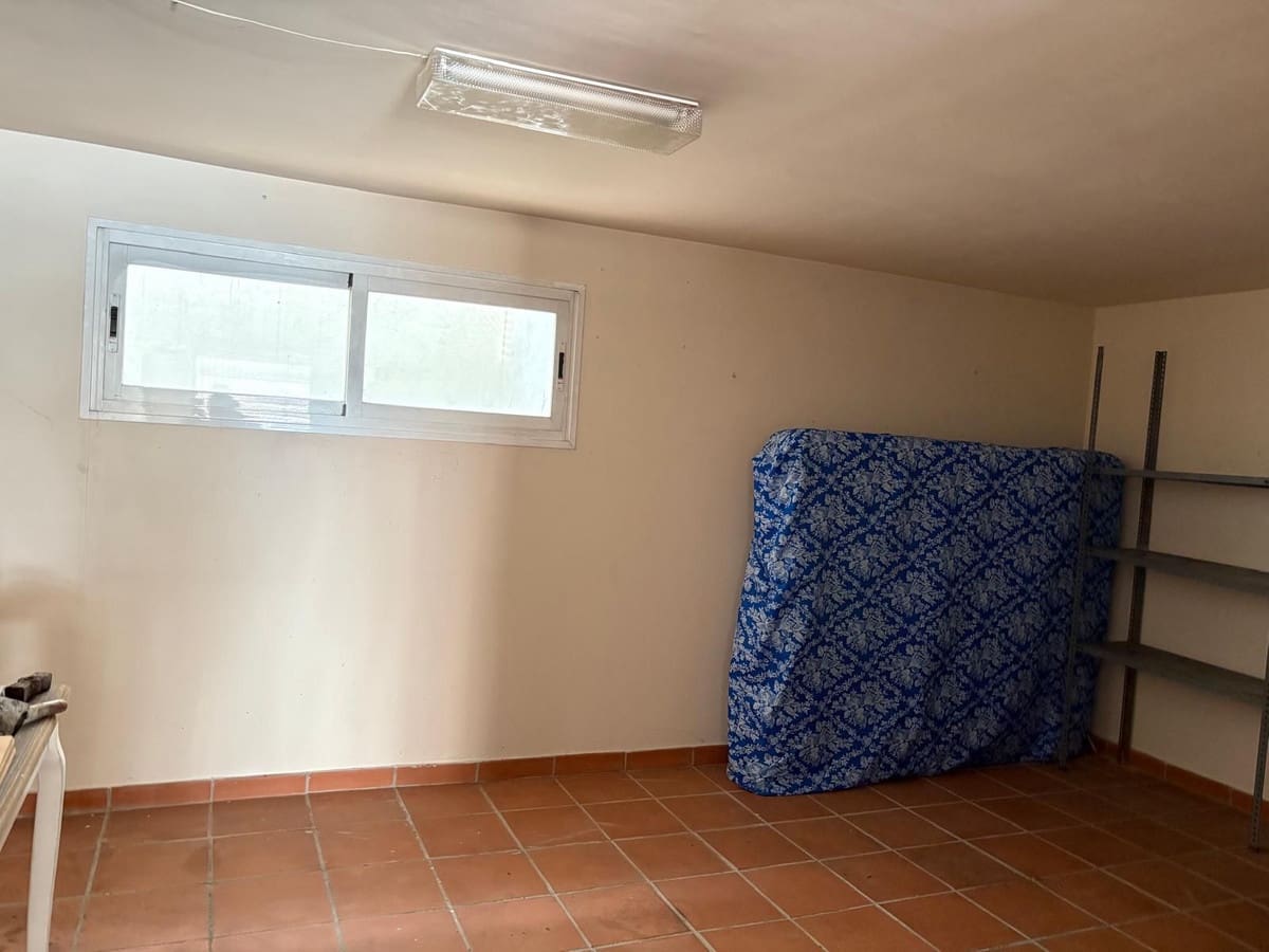 4 Zimmer Haus zu verkaufen in Estepona mit Garage - 470.000 € (Ref: 9823434)