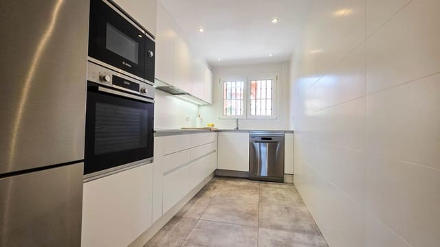 3 soveværelse Byhus til salg i Manilva Pueblo, Manilva med swimmingpool - € 549.000 (Ref: 9823435)