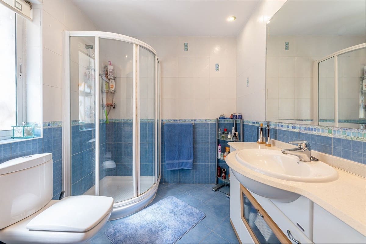 3 soveværelse Villa til salg i Benalmadena med swimmingpool - € 689.978 (Ref: 9823437)