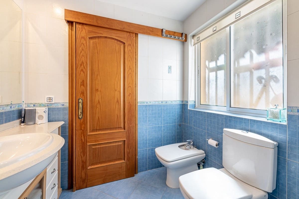 3 soveværelse Villa til salg i Benalmadena med swimmingpool - € 689.978 (Ref: 9823437)