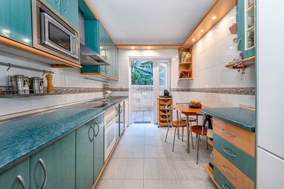 3 soveværelse Villa til salg i Benalmadena med swimmingpool - € 689.978 (Ref: 9823437)
