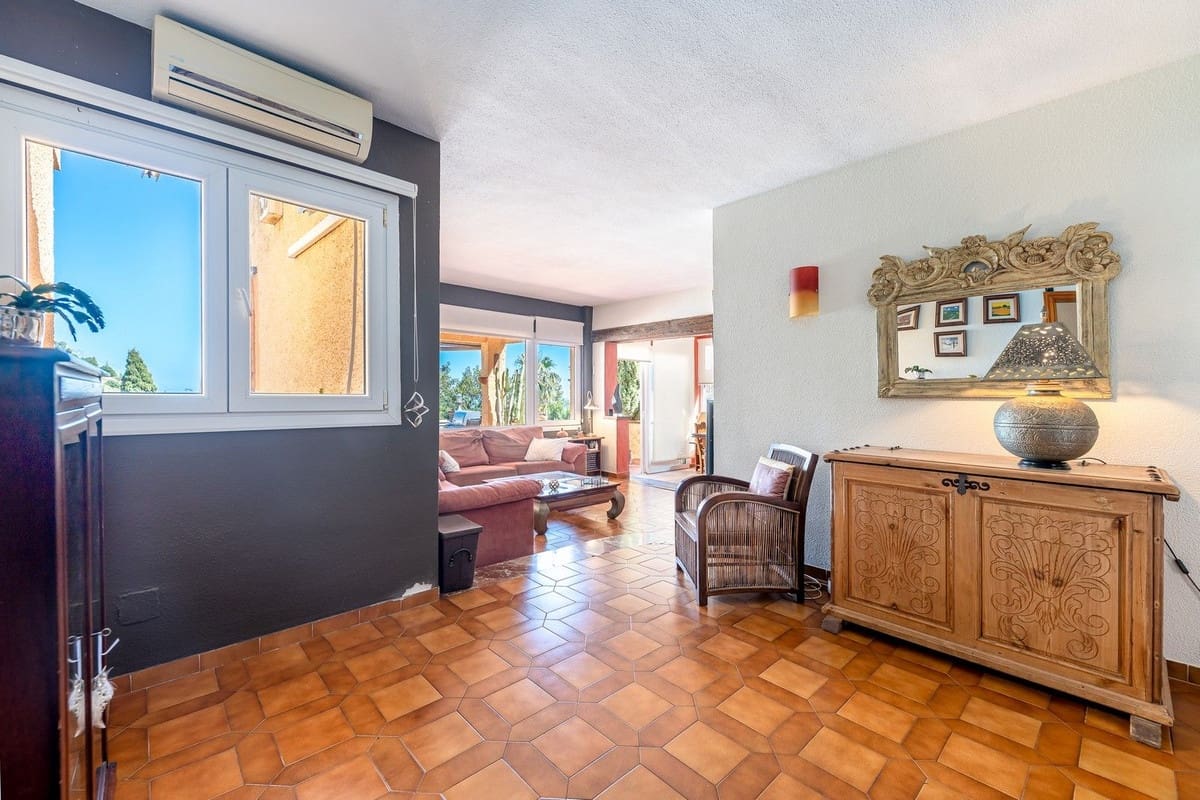 3 soveværelse Villa til salg i Benalmadena med swimmingpool - € 689.978 (Ref: 9823437)