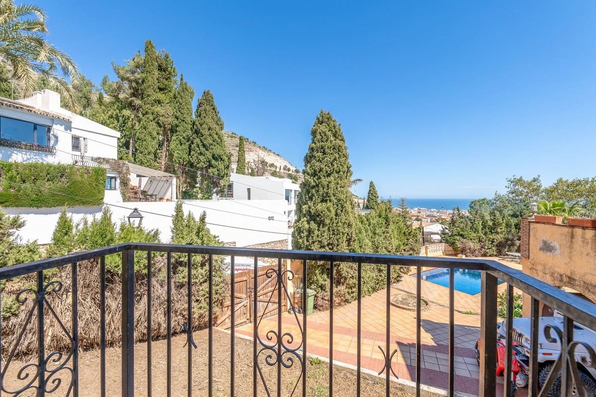 3 soveværelse Villa til salg i Benalmadena med swimmingpool - € 689.978 (Ref: 9823437)