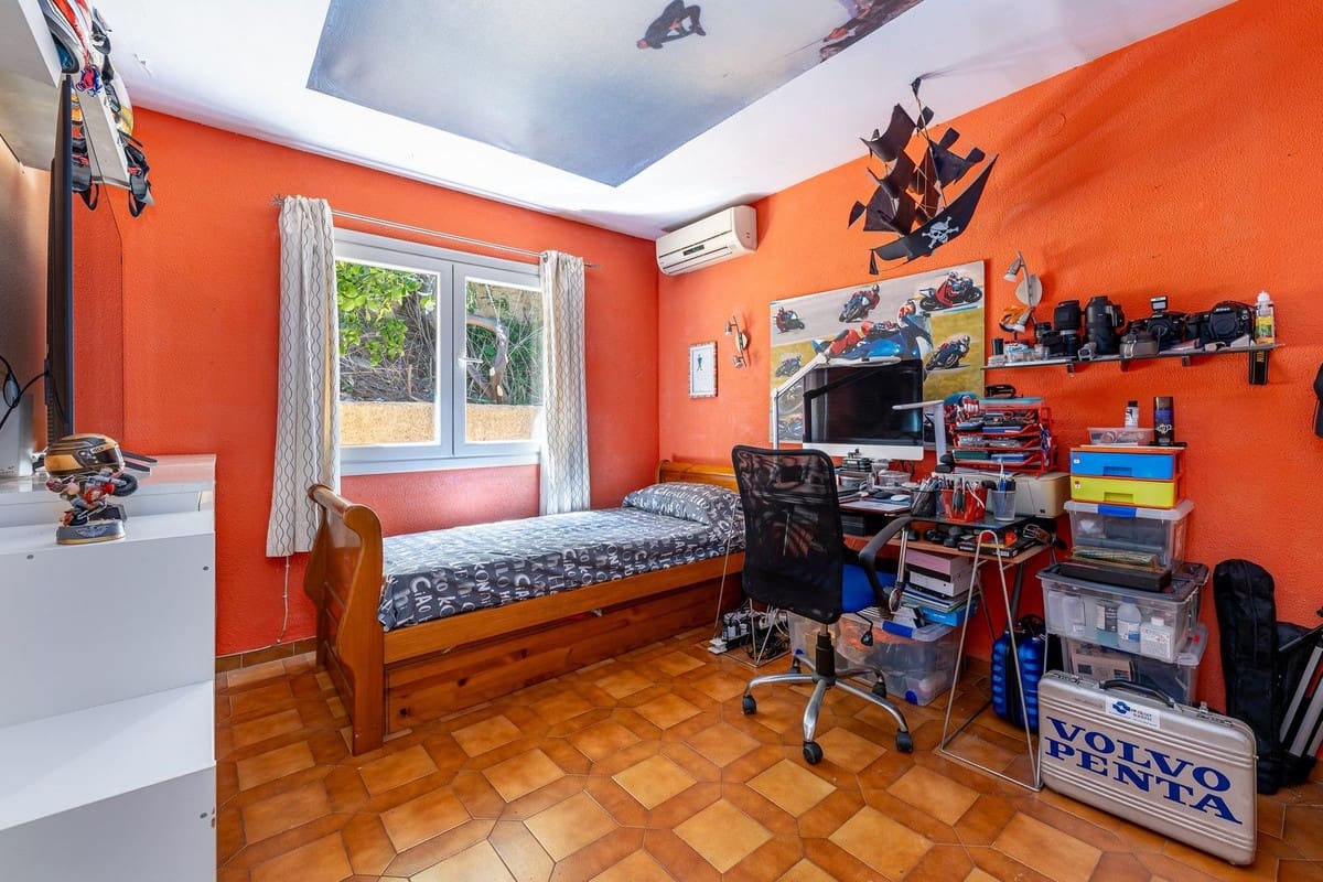 3 soveværelse Villa til salg i Benalmadena med swimmingpool - € 689.978 (Ref: 9823437)