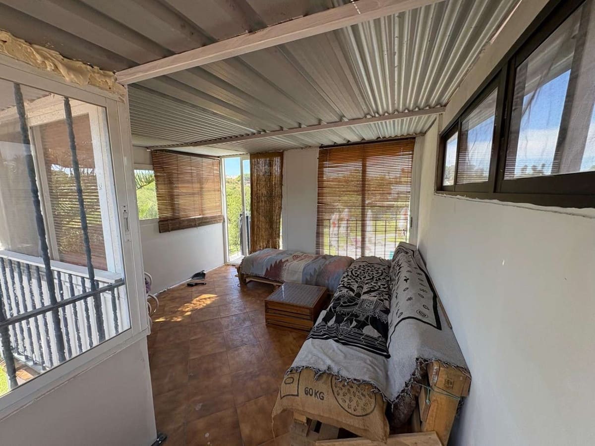 5 bedroom Villa for sale in Alhaurin el Grande with garage - € 590,000 (Ref: 9823438)