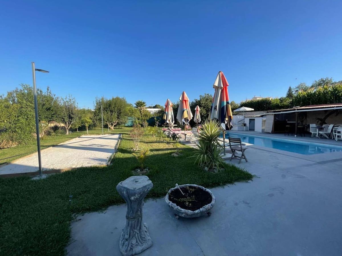 5 bedroom Villa for sale in Alhaurin el Grande with garage - € 590,000 (Ref: 9823438)