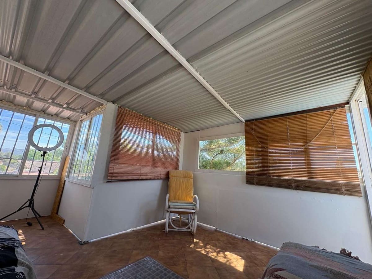 5 bedroom Villa for sale in Alhaurin el Grande with garage - € 590,000 (Ref: 9823438)