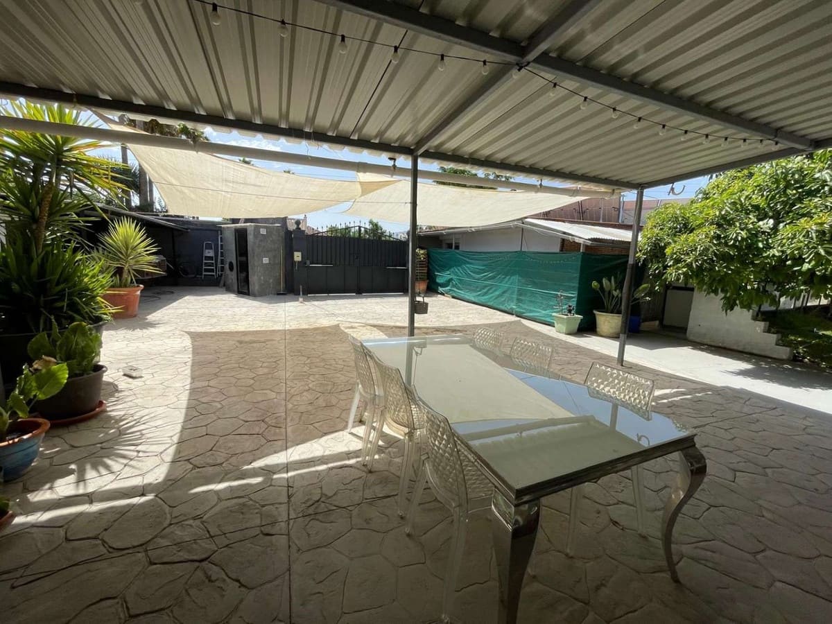 5 bedroom Villa for sale in Alhaurin el Grande with garage - € 590,000 (Ref: 9823438)