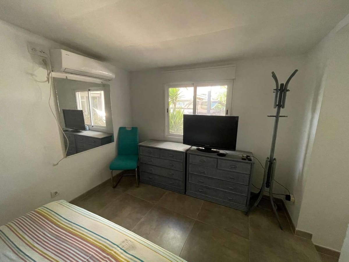 5 bedroom Villa for sale in Alhaurin el Grande with garage - € 590,000 (Ref: 9823438)