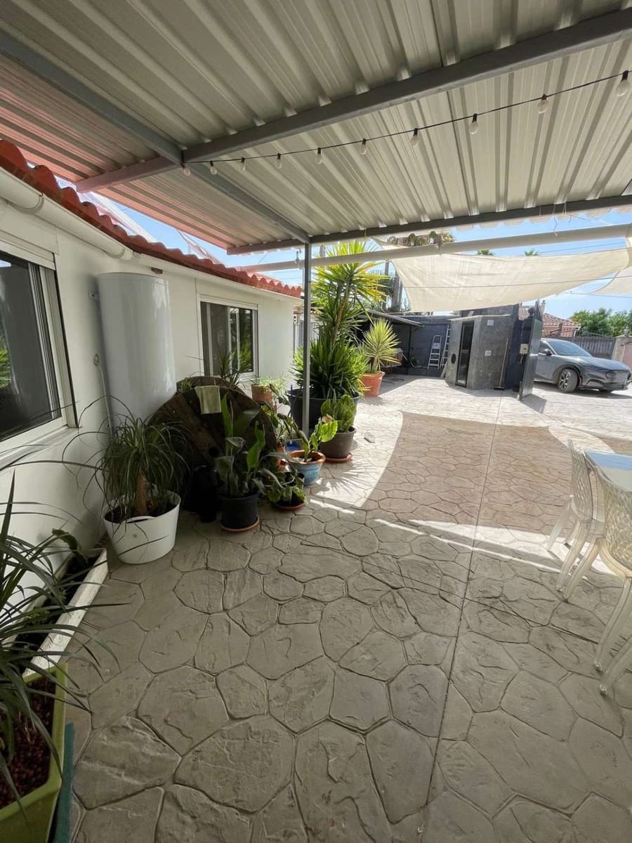 5 bedroom Villa for sale in Alhaurin el Grande with garage - € 590,000 (Ref: 9823438)