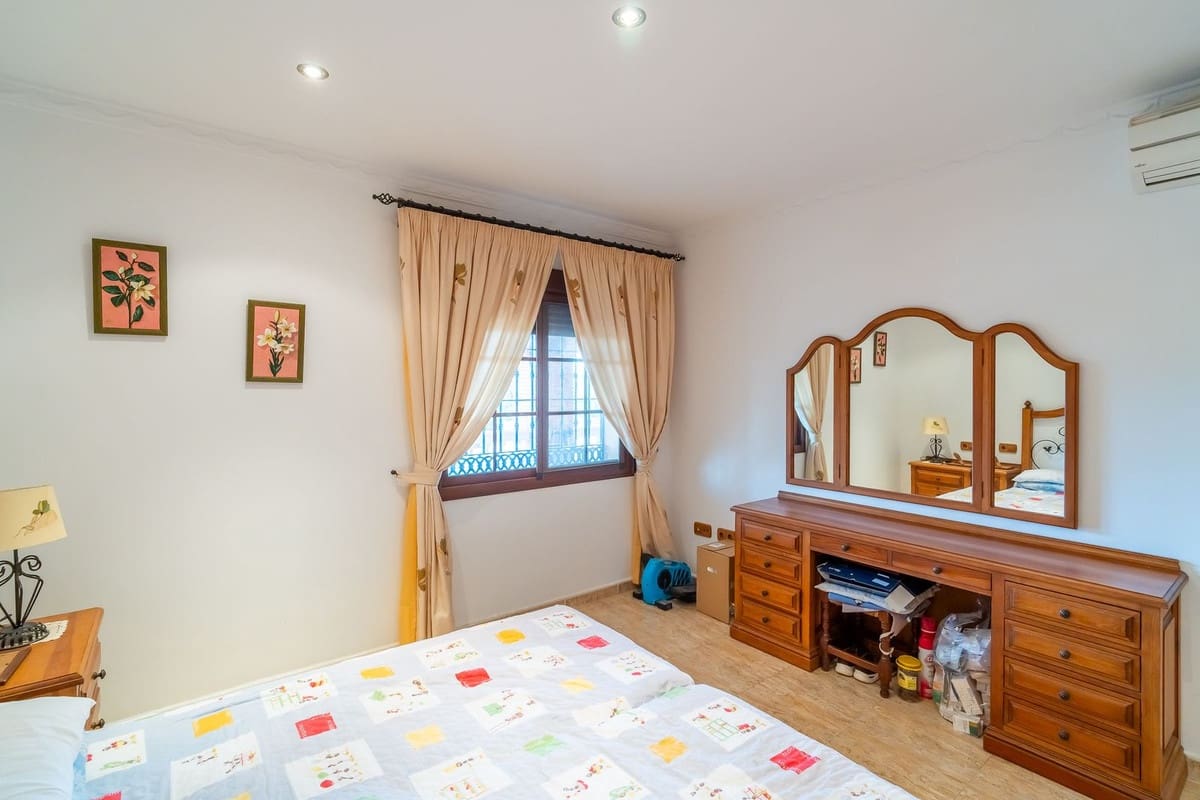 5 Zimmer Villa zu verkaufen in Mijas mit Garage - 942.000 € (Ref: 9823439)