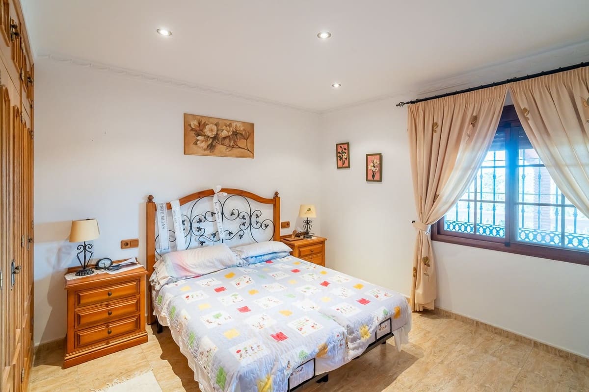 5 Zimmer Villa zu verkaufen in Mijas mit Garage - 942.000 € (Ref: 9823439)