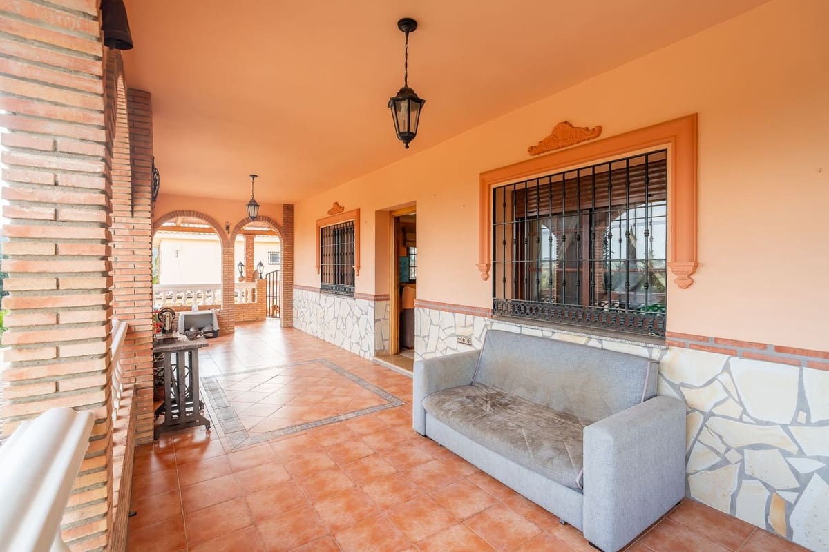 5 Zimmer Villa zu verkaufen in Mijas mit Garage - 942.000 € (Ref: 9823439)