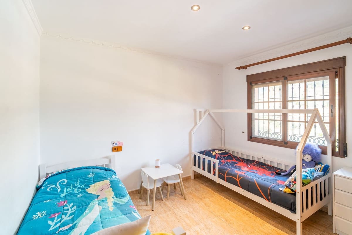 5 Zimmer Villa zu verkaufen in Mijas mit Garage - 942.000 € (Ref: 9823439)