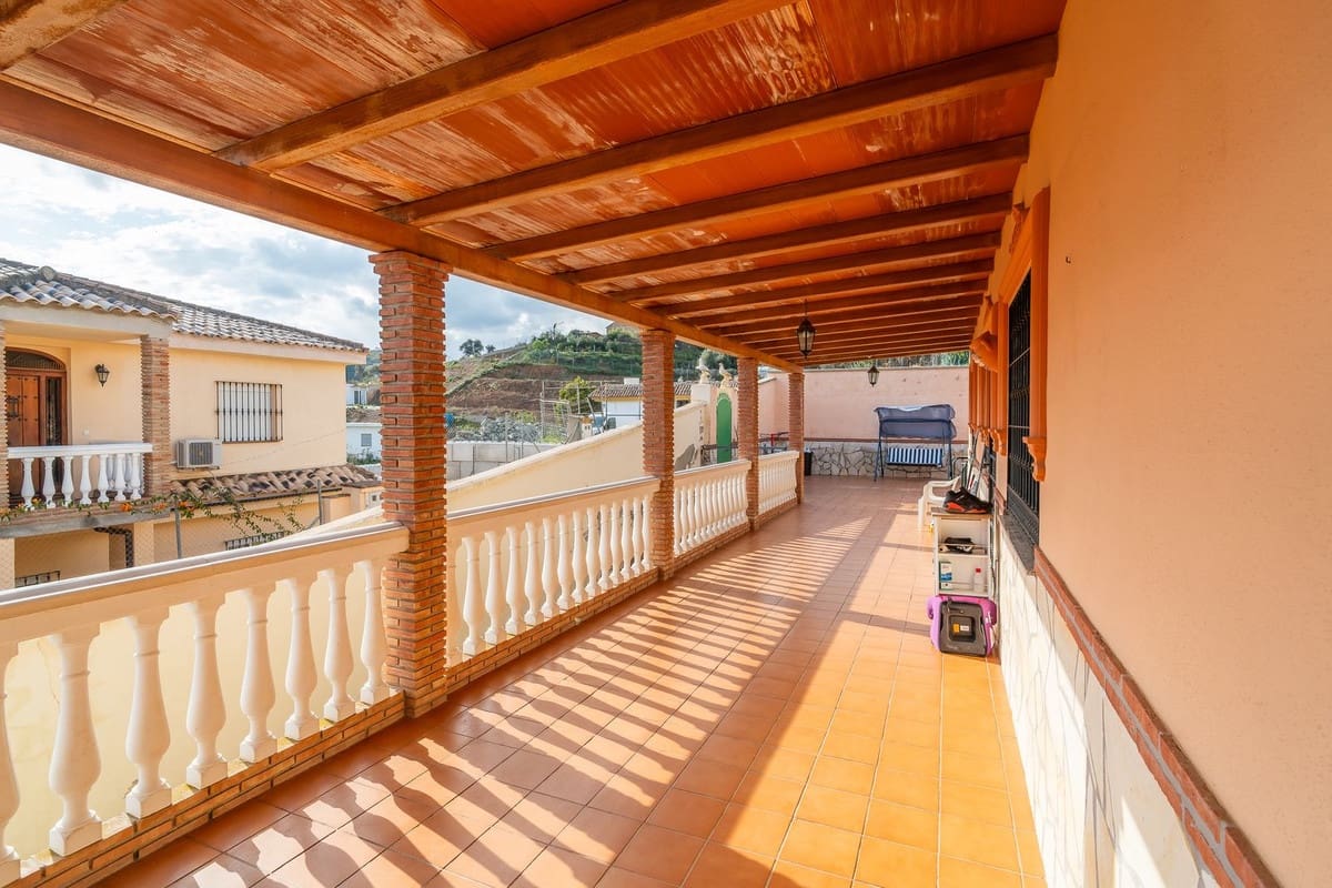 5 Zimmer Villa zu verkaufen in Mijas mit Garage - 942.000 € (Ref: 9823439)