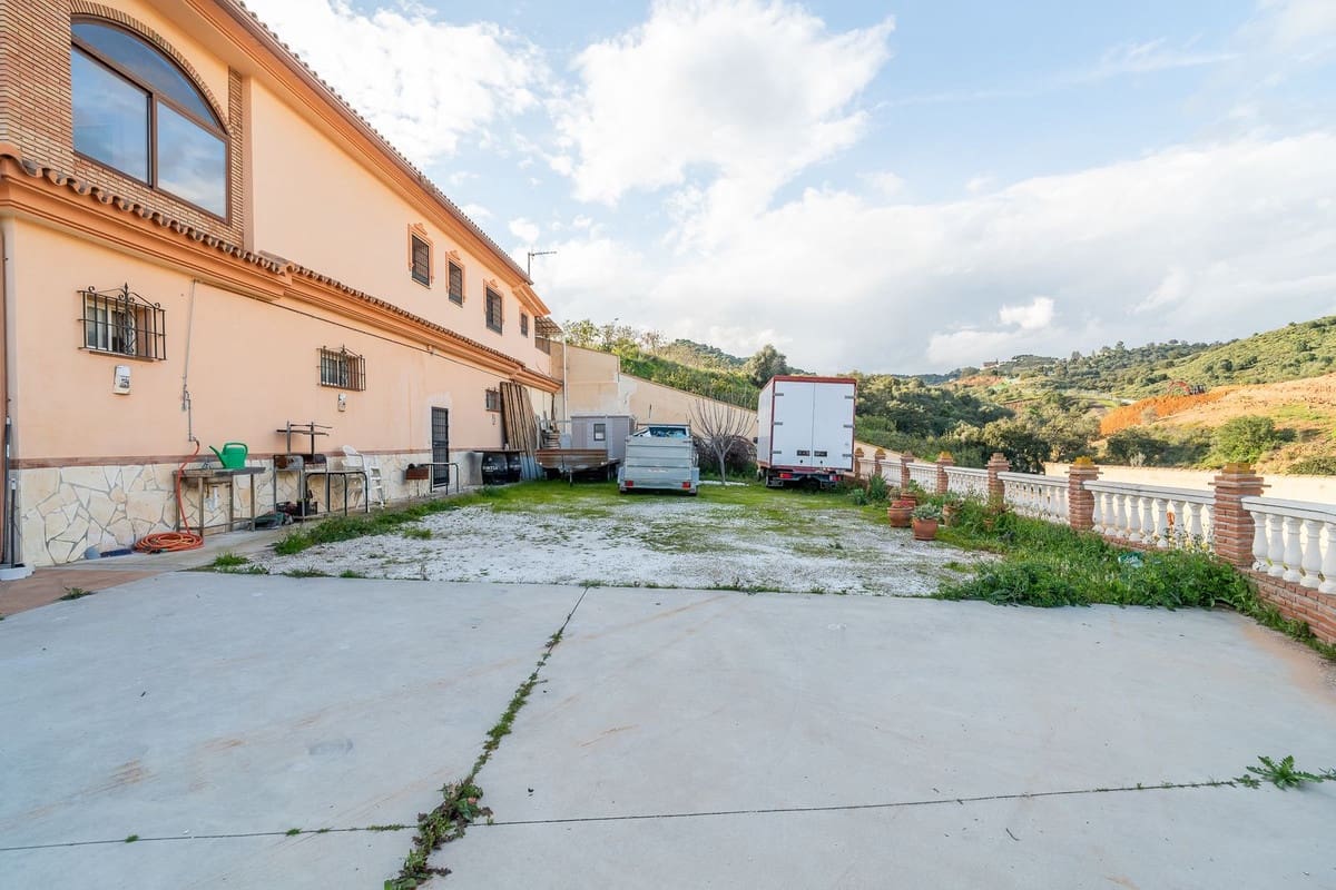 5 Zimmer Villa zu verkaufen in Mijas mit Garage - 942.000 € (Ref: 9823439)