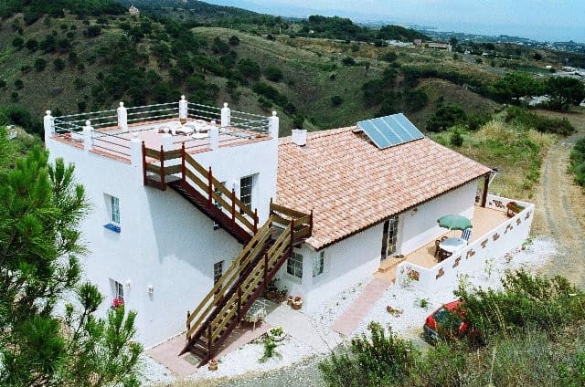 Chalet de 3 habitaciones en Estepona en venta con garaje - 660.000 € (Ref: 9823443)