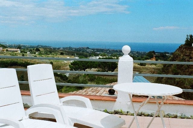 Chalet de 3 habitaciones en Estepona en venta con garaje - 660.000 € (Ref: 9823443)