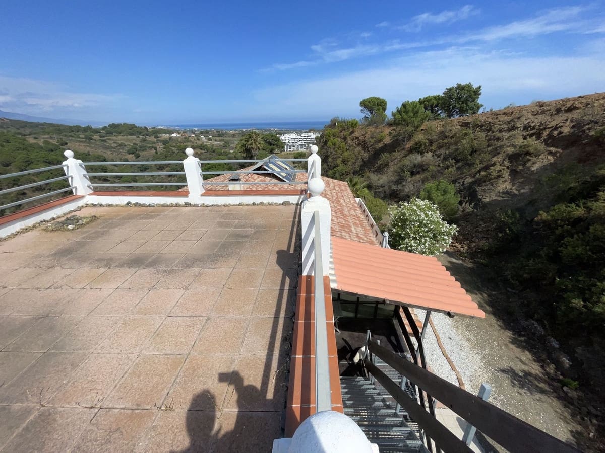 Chalet de 3 habitaciones en Estepona en venta con garaje - 660.000 € (Ref: 9823443)