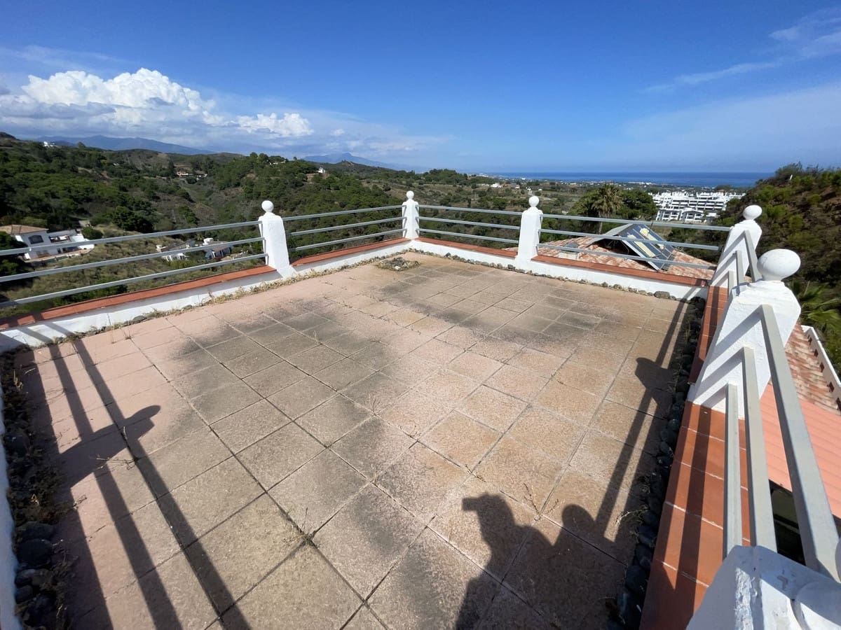 Chalet de 3 habitaciones en Estepona en venta con garaje - 660.000 € (Ref: 9823443)