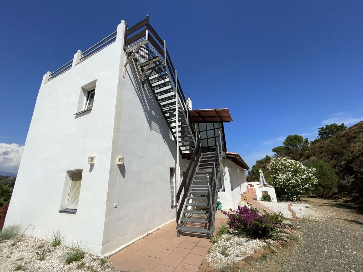 Chalet de 3 habitaciones en Estepona en venta con garaje - 660.000 € (Ref: 9823443)