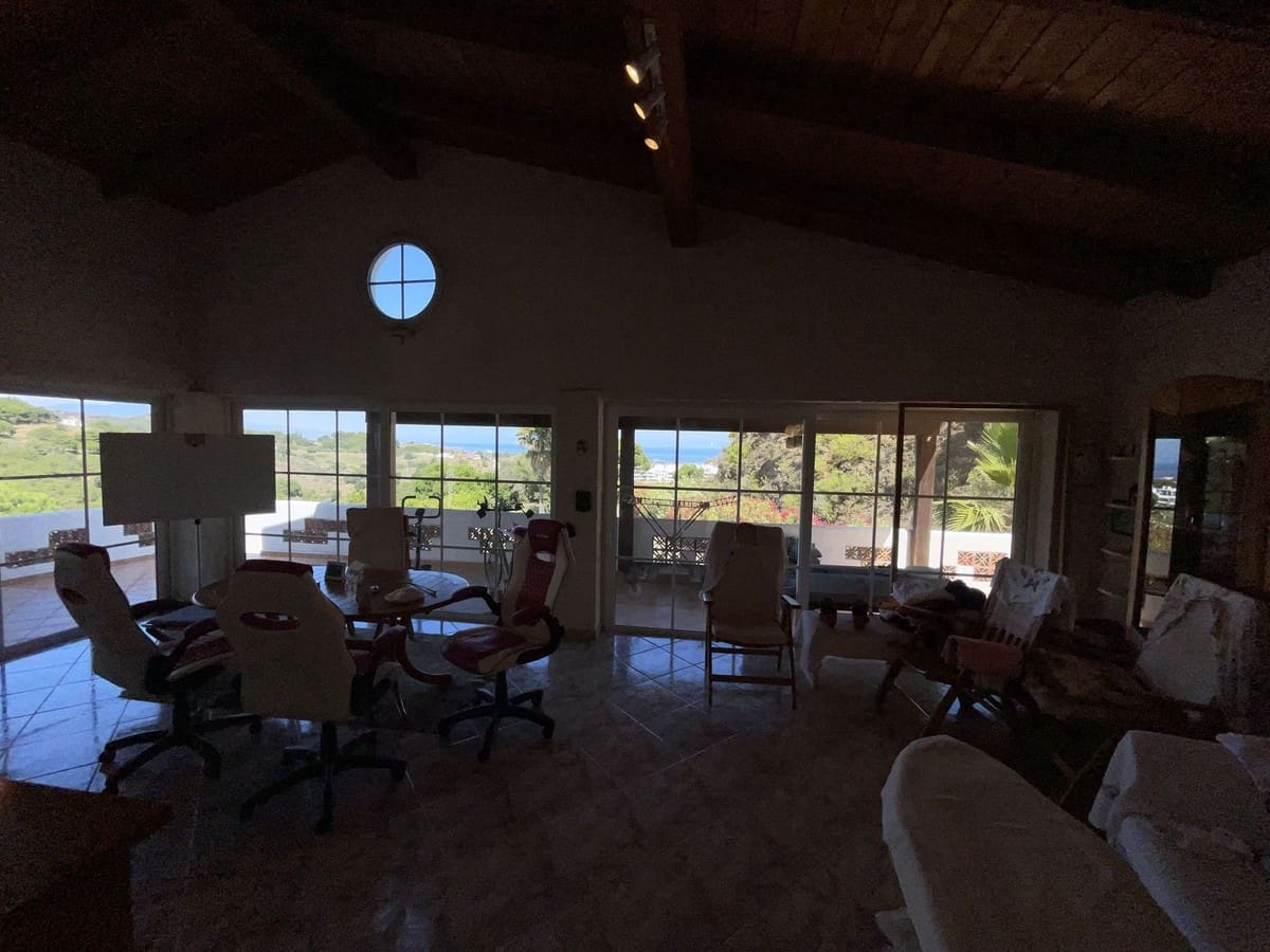 Chalet de 3 habitaciones en Estepona en venta con garaje - 660.000 € (Ref: 9823443)