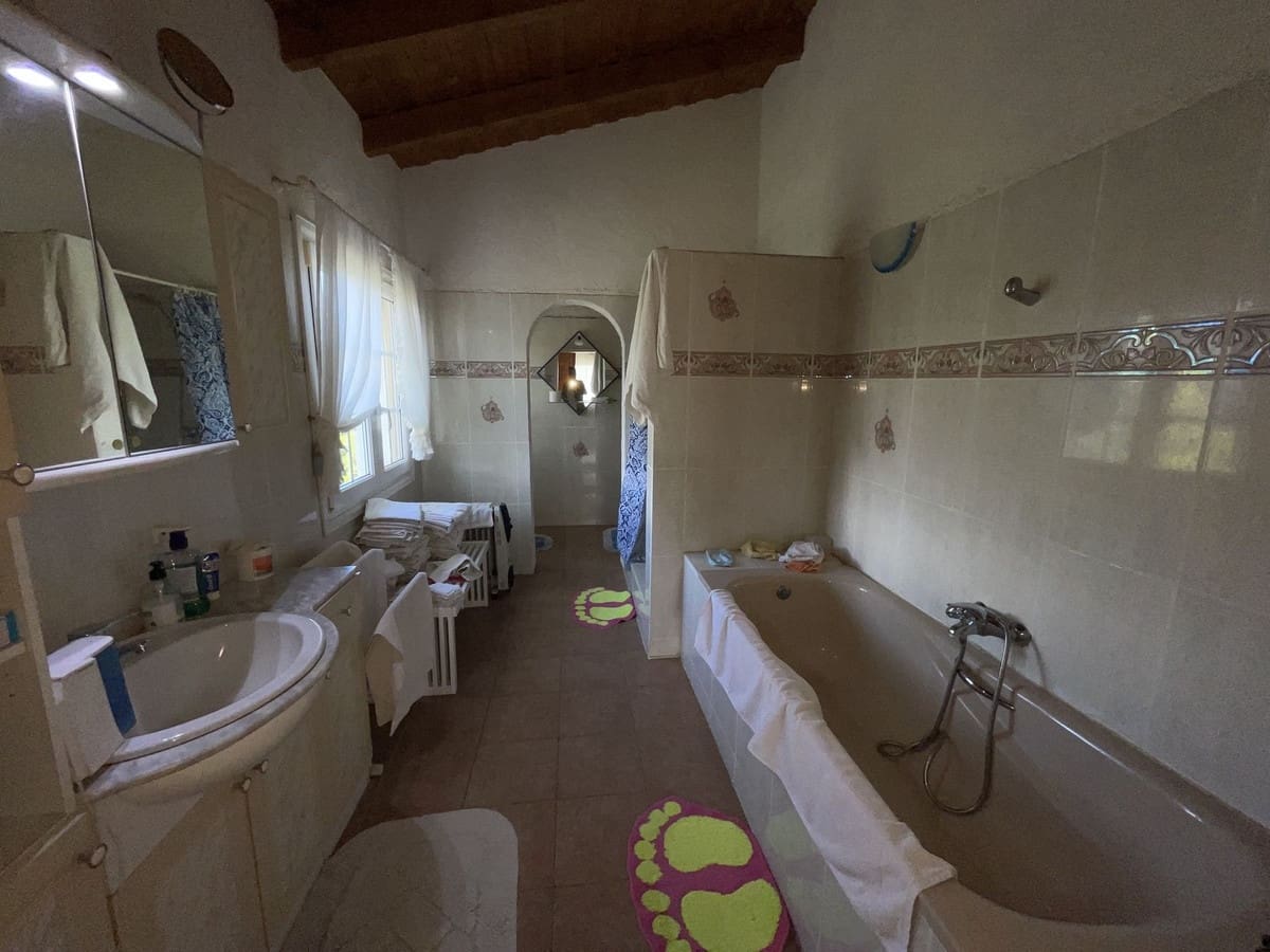 Chalet de 3 habitaciones en Estepona en venta con garaje - 660.000 € (Ref: 9823443)