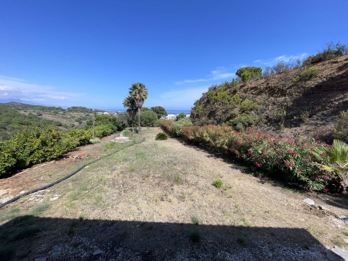 Chalet de 3 habitaciones en Estepona en venta con garaje - 660.000 € (Ref: 9823443)
