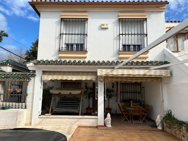 4 soveværelse Villa til salg i La Dama de Noche - La Alzambra, Marbella med swimmingpool garage - € 835.000 (Ref: 9823444)